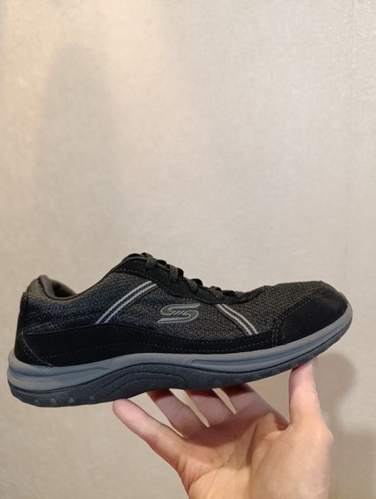 Кросівки  37 розміру