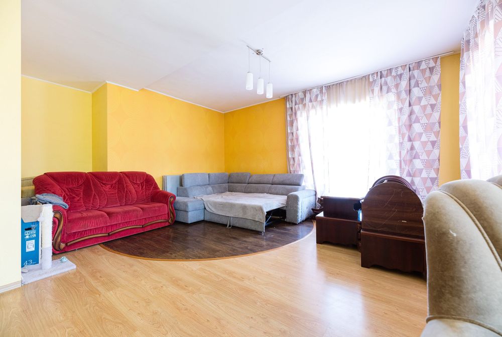 Без% Продається двоповерховий чотирикімнатний будинок дім, Лебедівка.