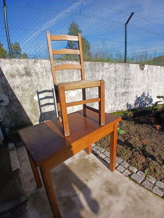 Mesa de cozinha mais cadeiras