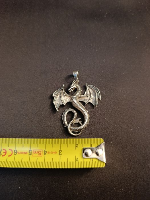 Klasyczny stary srebrny wisiorek srebrny 925,  duży smok , waga 15 g