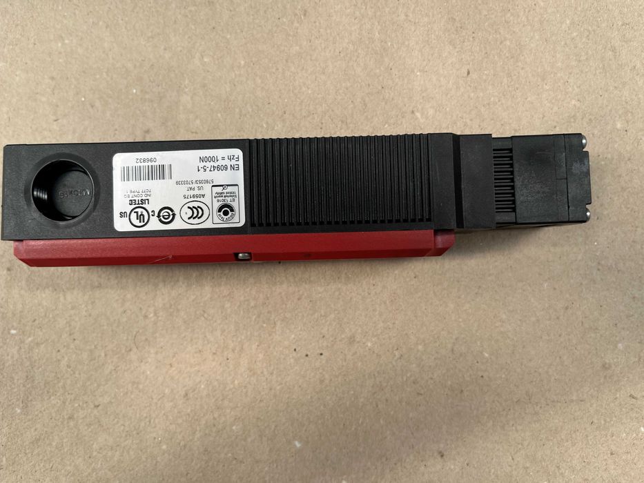 EUCHNER TP3-4141A024M 084270 Safety Switch 24V