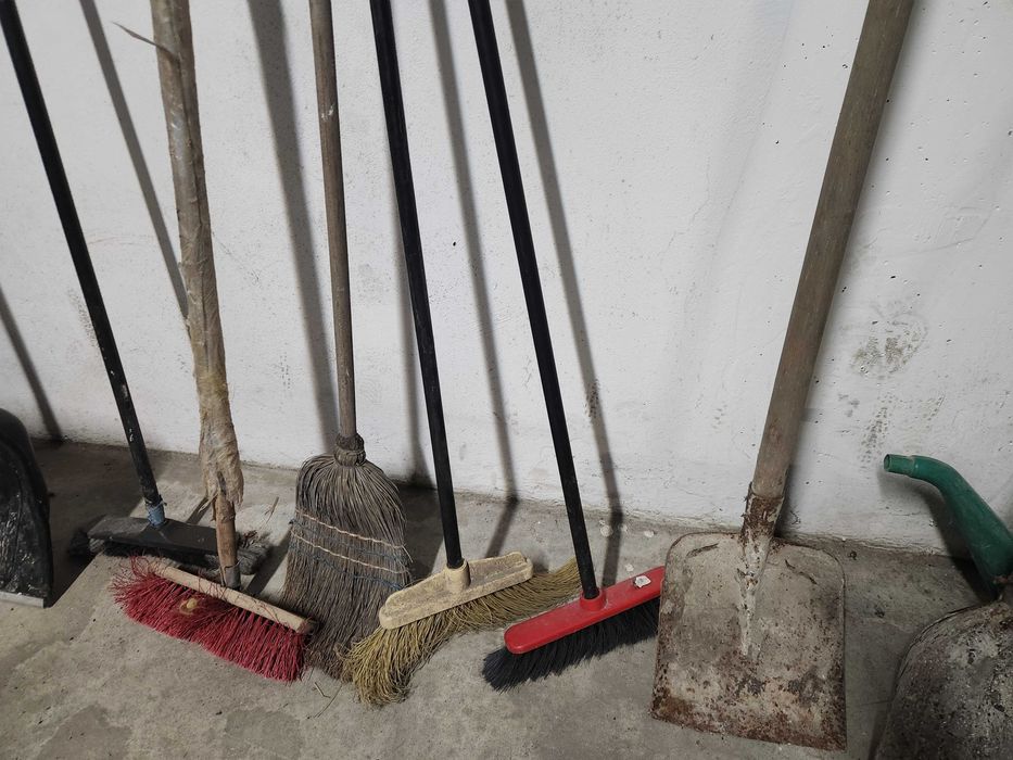 NARZĘDZIA OGRODNICZE ROLNICZE łopata do śniegu miotła kopaczka widły