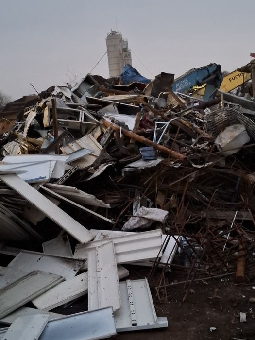 Закуповуємо металобрухт