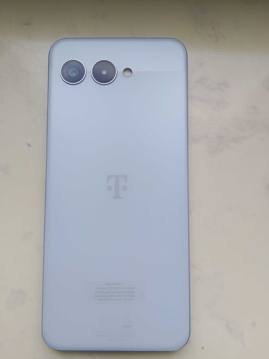 Nowy telefon IPhone 3