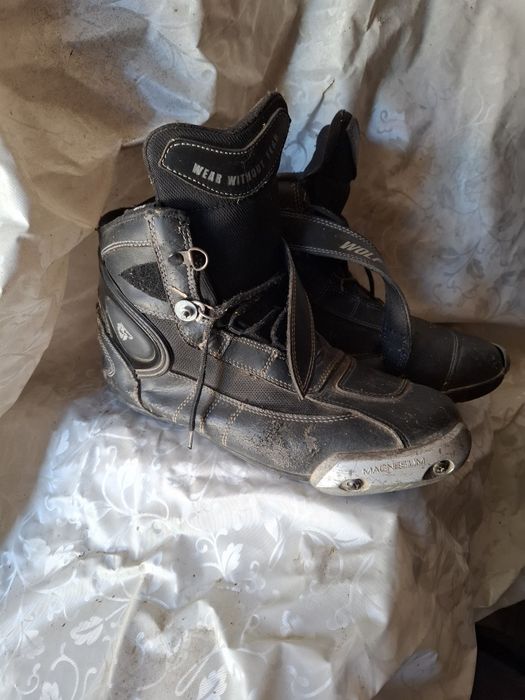 Sprzedam buty motocyklowe