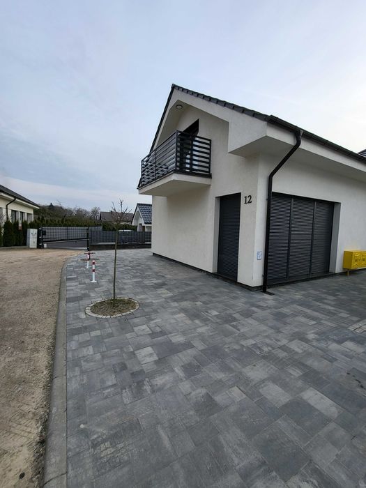 KAWALERKA /  BIURO / GABINET - 30 m2 z miejscem parkingowym