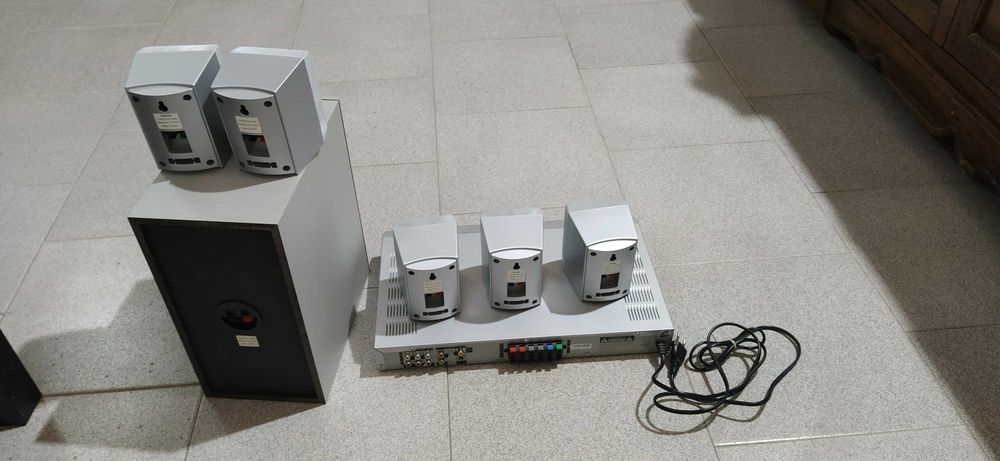Amplificador Mustek A920 + Colunas 5.1 (novas)