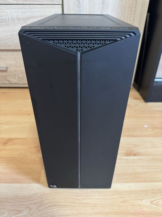 Komputer stacjonarny + monitor