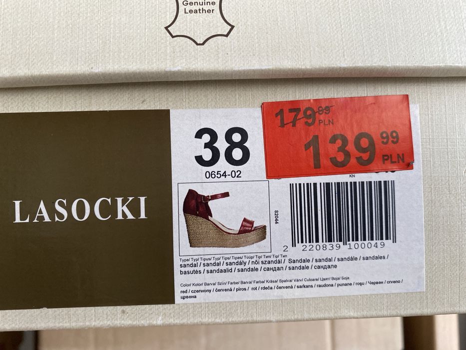 Buty sandały na koturnie