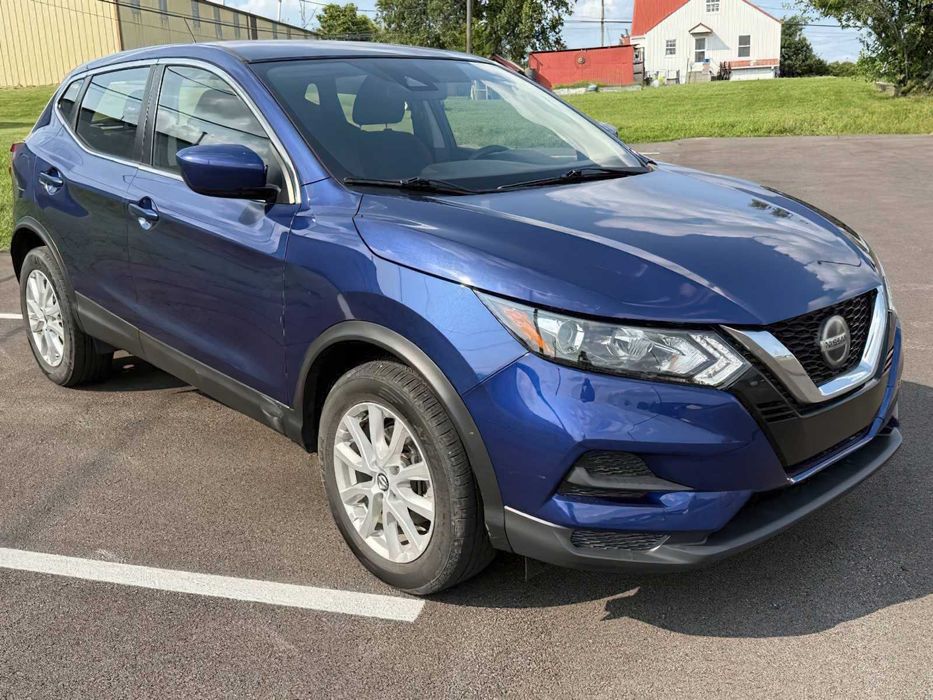 Nissan Rogue Sport S      2022