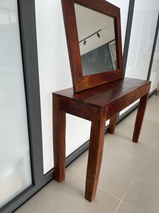 Consola rustica de madeira