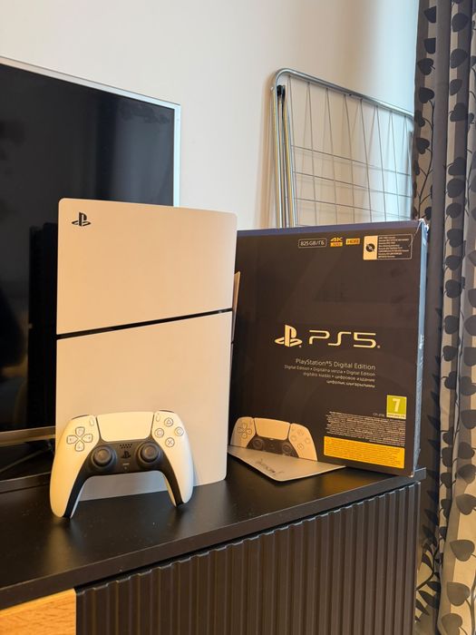 Playstation 5 slim digital 825 gb