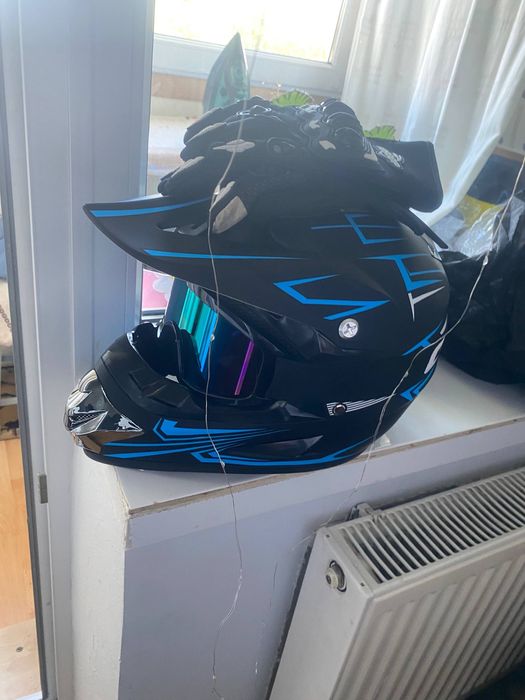 Шолом кросовий.