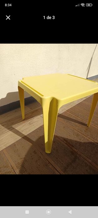 Mesa de apoio / mesa de criança