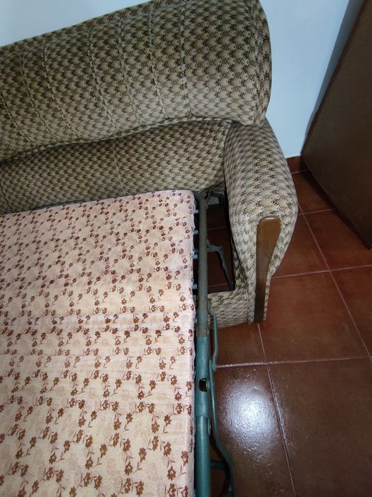 Sofá 3 lugares que transforma em cama