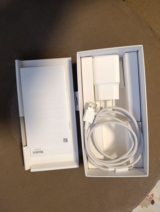 Продам смартфон Redmi Note 10