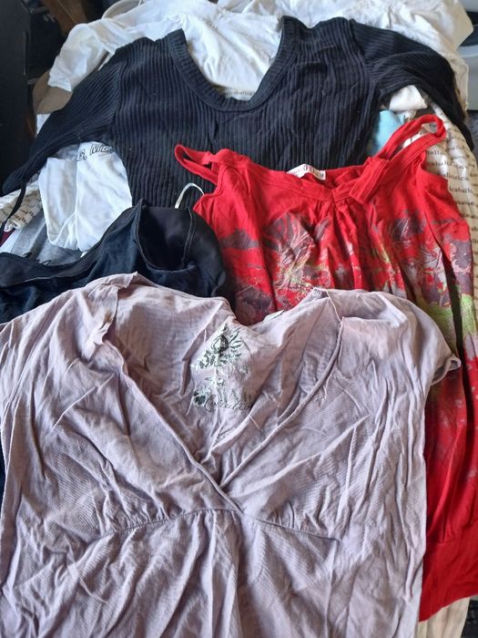 roupa de mulher S t-shirts, sweats, blusas