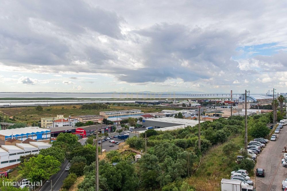 T3 transformado em T2 Santa Iria de Azoia — Loures, Lisboa