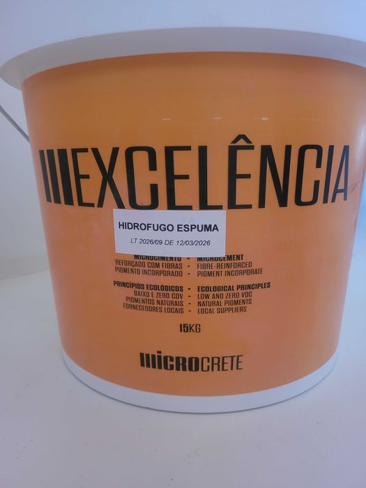 Material para trabalhos em microcimento