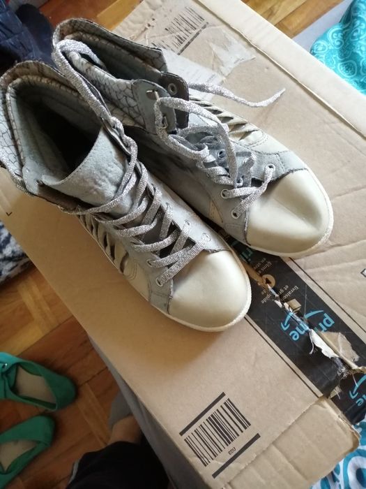 Buty sportowe sznurowane