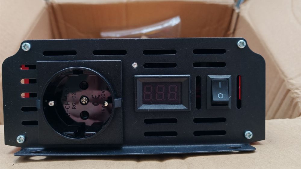 Инвертор 12-220V , 2000W чистый синус, для котла,холодильника .