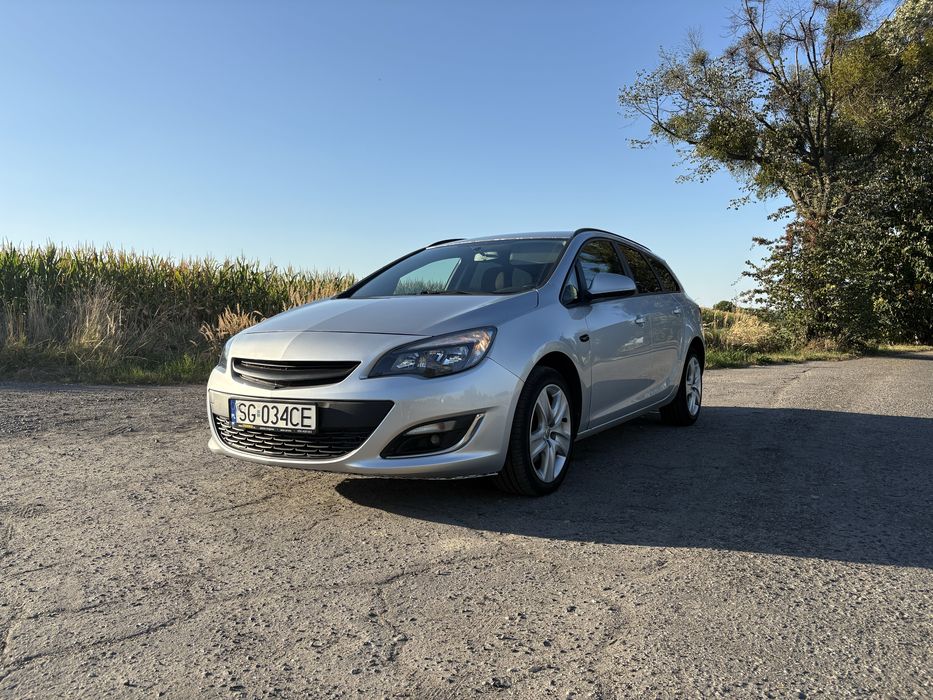 Opel Astra J lift Kombi 2013r