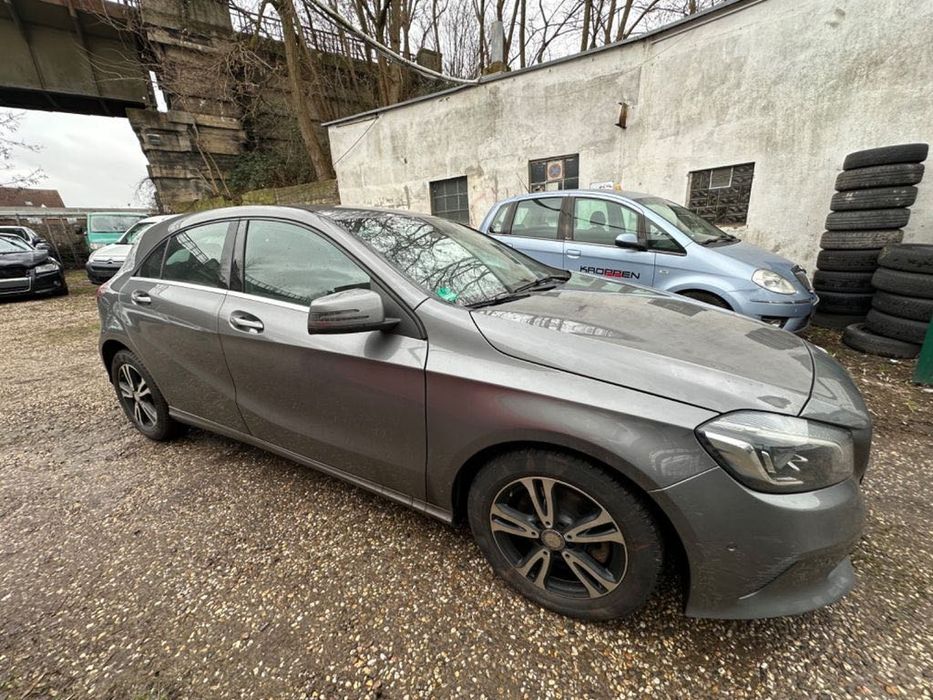 Бампер Mercedes A-Class W169 W176 W177 та ін. запч. до різних моделей