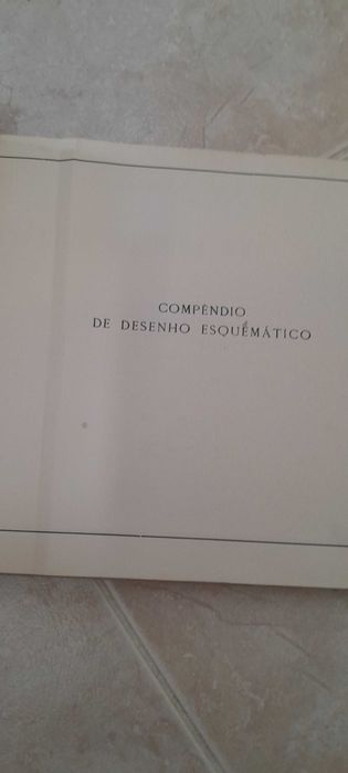 Livro Técnico - Compêndio de Desenho Esquemático de 1961,