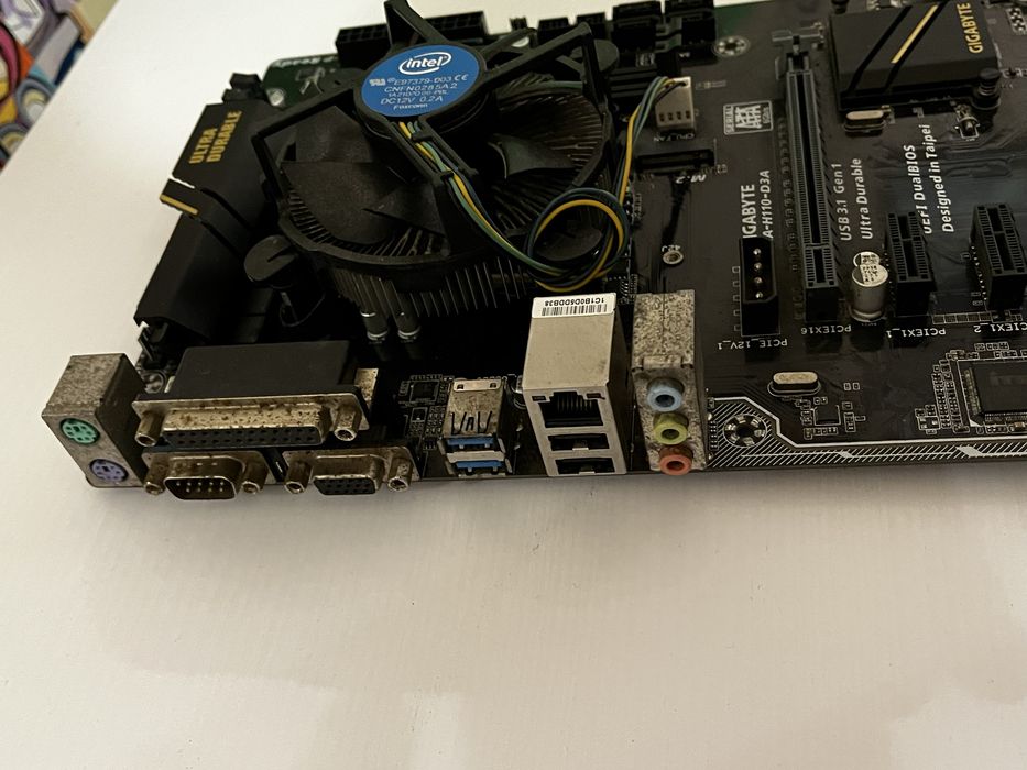 материнская плата GIGABYTE GA-H110-D3A + процессор