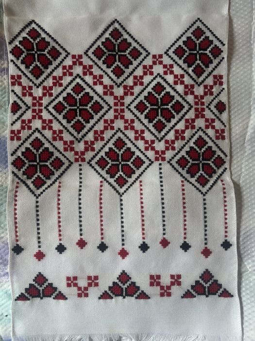 Вишитий рушник,700 грн.