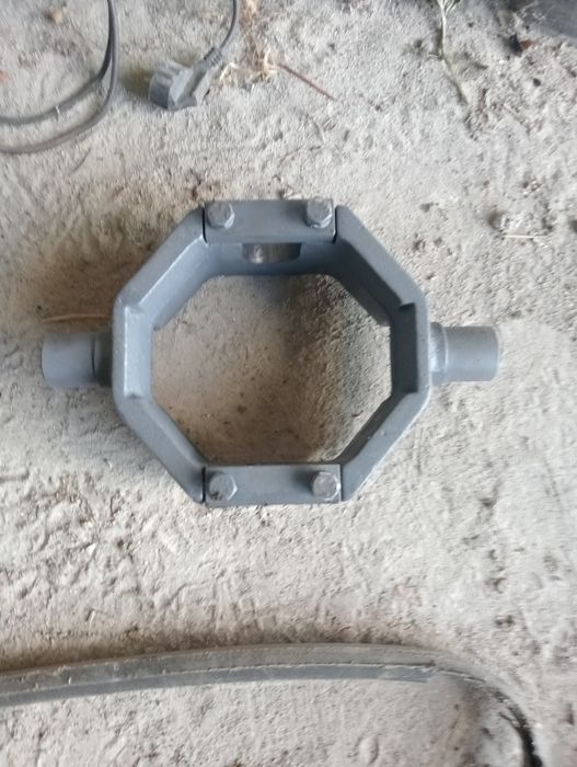 Siłownik hydrauliczny przyczepy d47