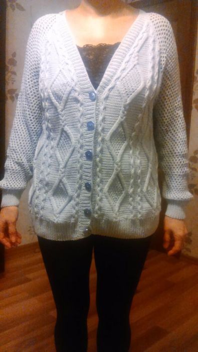 Жіночій в'язаний  кардиган, ручної роботи .