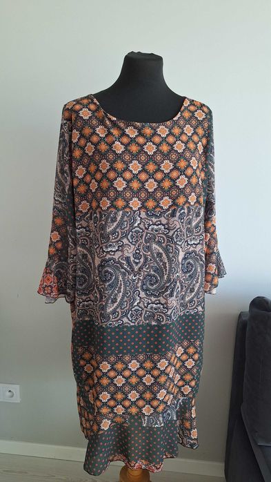 sukienka elegancka na podszewce w roz. 52