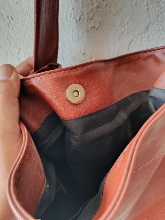 Mala de ombro castanha