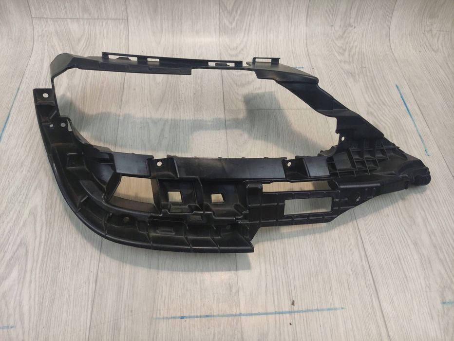 audi a4 b9 mocowanie wydechu prawy tył 8w0807348e