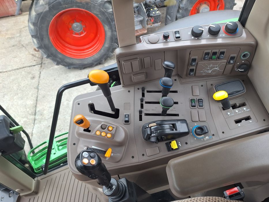 John Deere 6195M  .6145 .6150. 6175