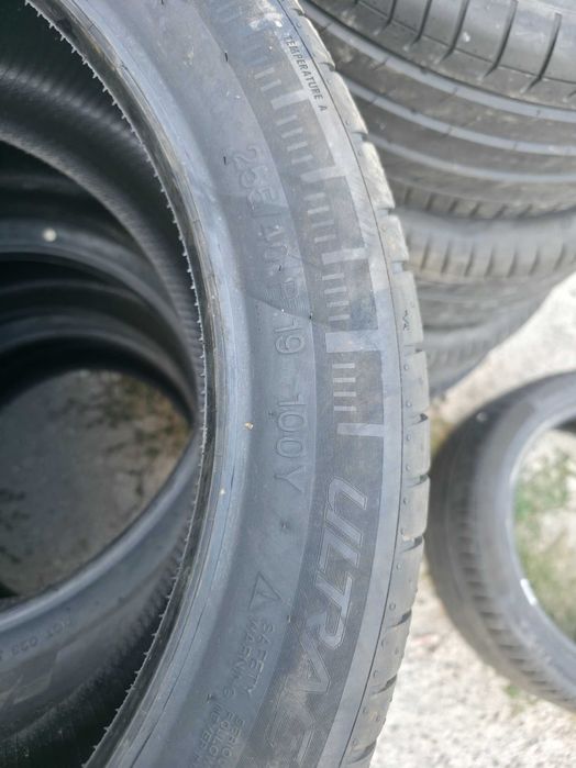 Гума літня 255/40/19 VREDESTEIN Ultrac Pro