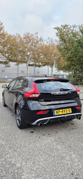 Volvo v 40 D2  2017 rok