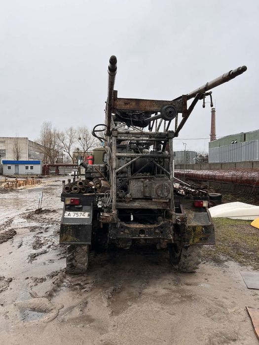 Продам бурову на базі зіл131