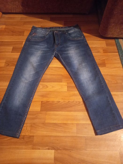 Продам нові чоловічі  джинси на красивого чоловіка