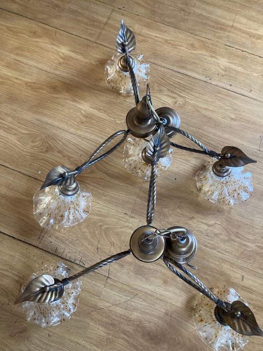 Żyrandole i kinkiety