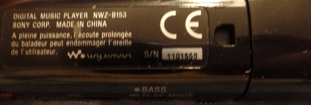 4 Leitores MP3 Sony Walkman – para peças ou reparação (Caixa Vermelha)