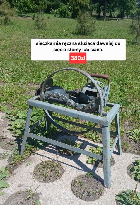 Metalowy Model sieczkarni  do kukurydzy  lejek kppaczka