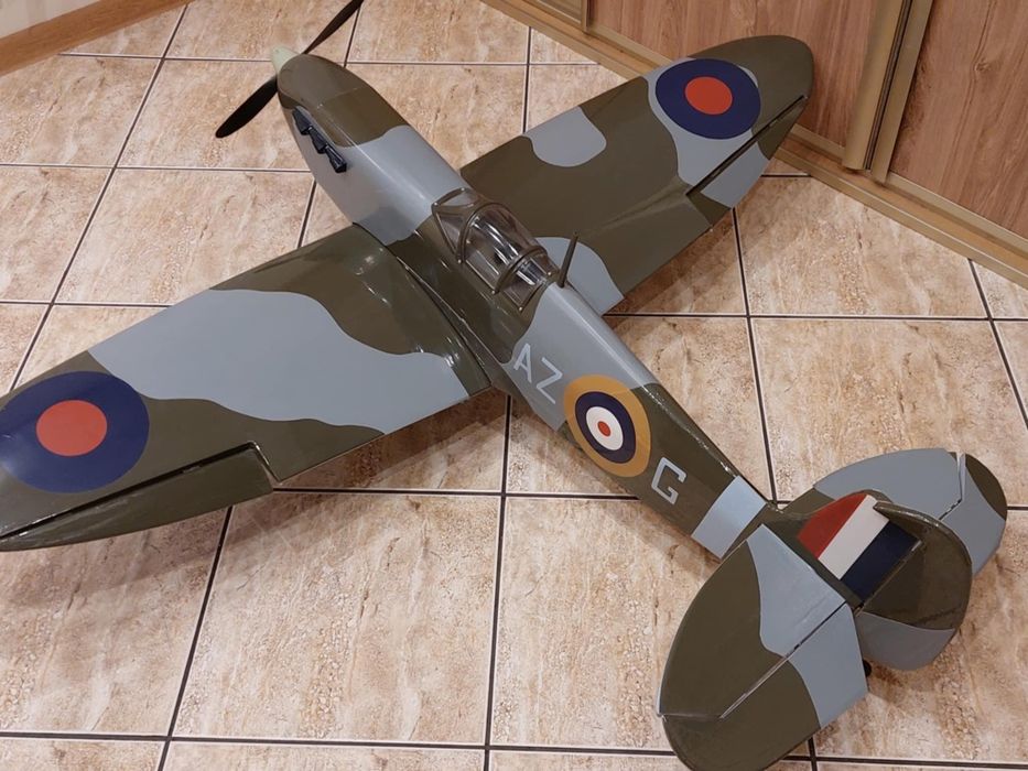 Gotowy model Spitfire
