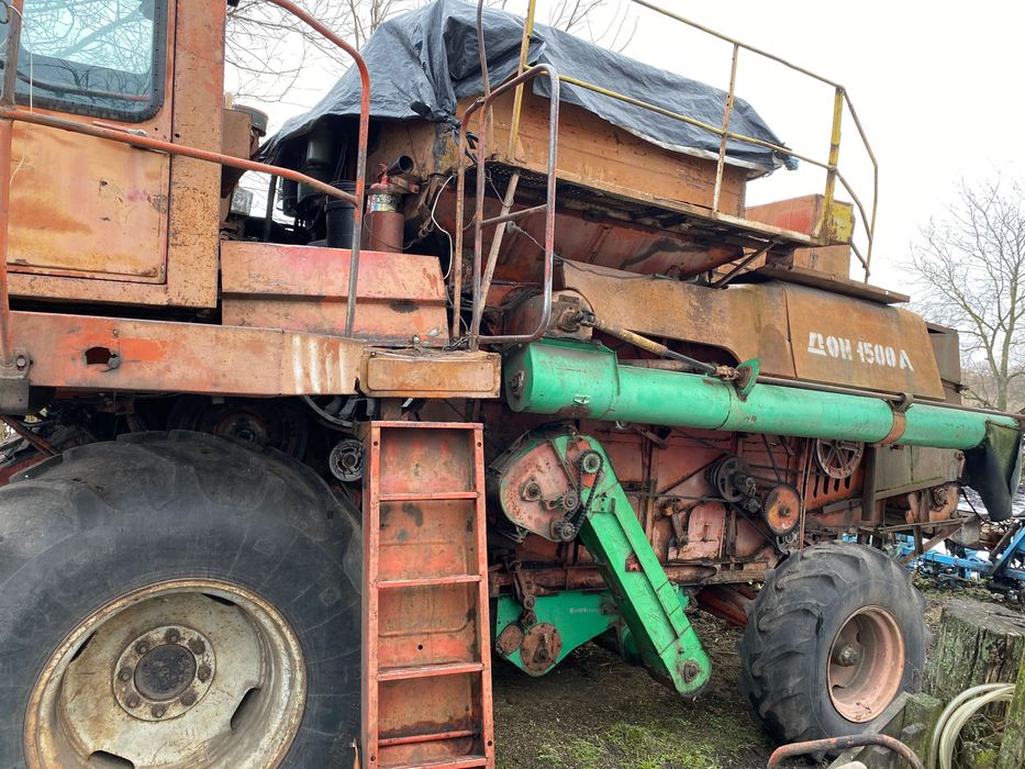 Комбайн Дон 1500