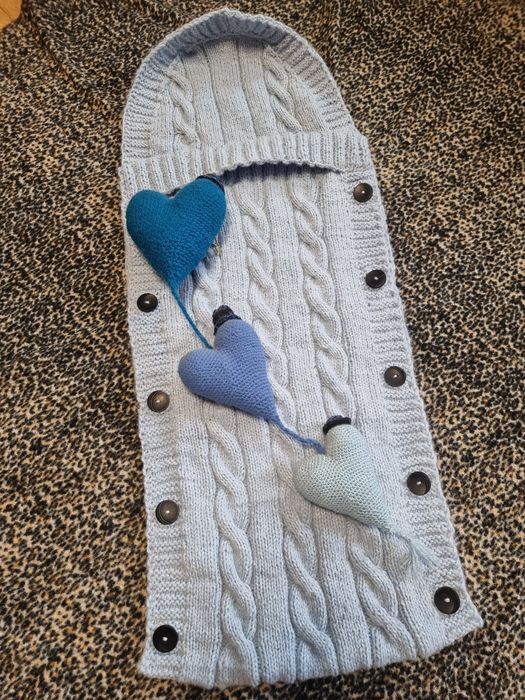 Śpiworek do gondoli dla noworodka