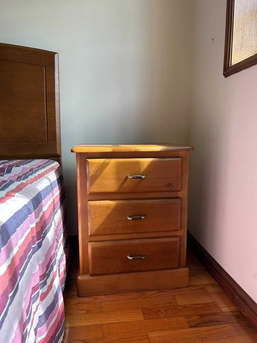 Quarto solteiro em madeira carvalho