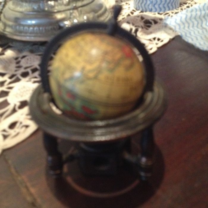 Miniatura apara lápis (globo)