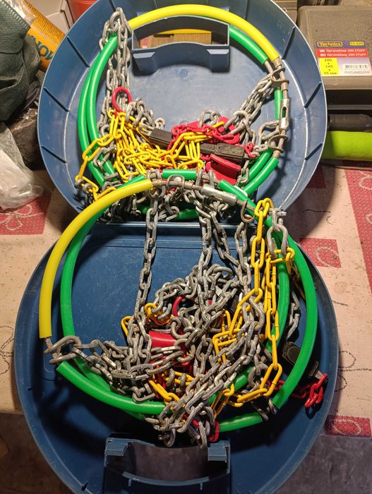 Ланцюги/цепки на колеса для снігу\ожеледиці Б\У