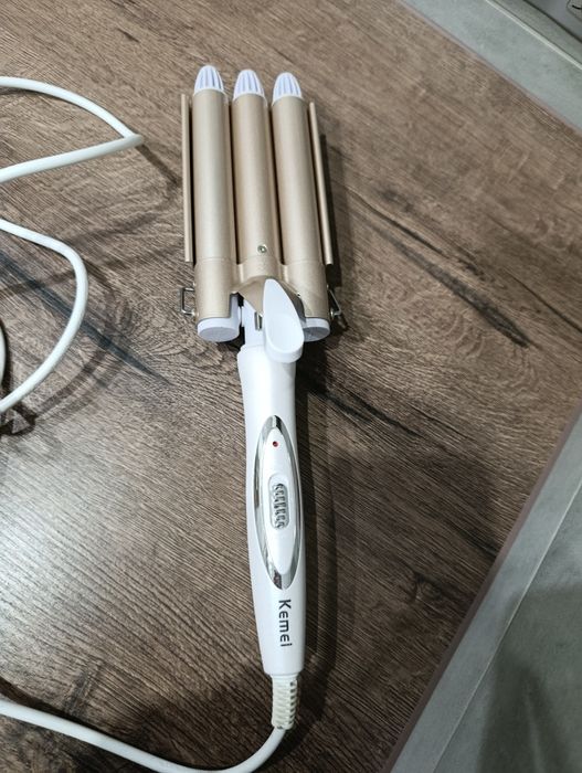 Плойка волна Kemei km-1010